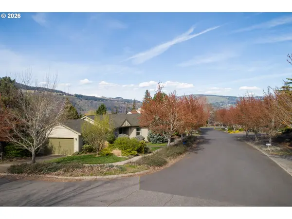 556 FORESTVIEW DR, Hood River, OR 97031