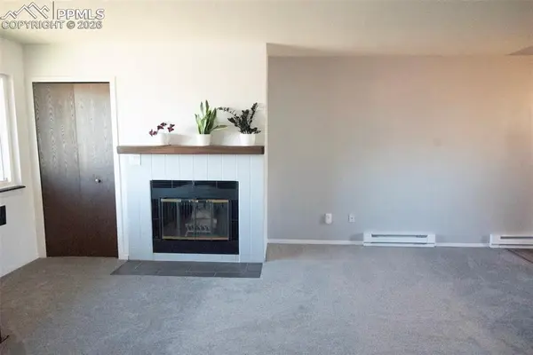 342 Mount View LN, Colorado Springs, CO 80907