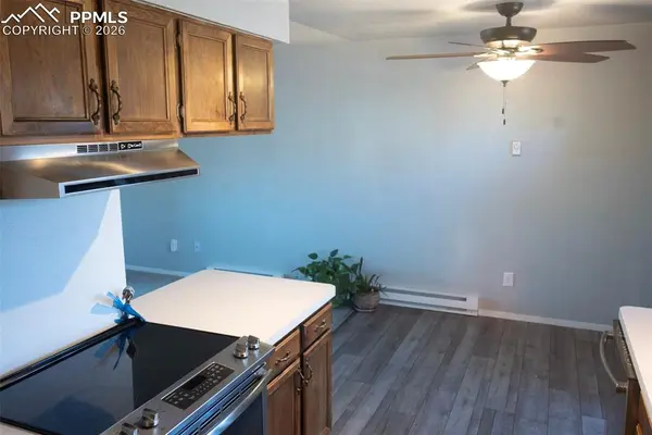 342 Mount View LN, Colorado Springs, CO 80907