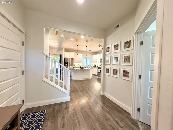 1857 CABEZON CT, North Bend, OR 97459