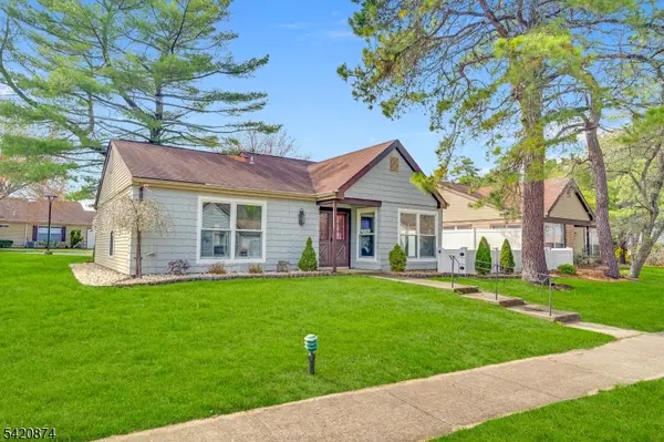 945A Liverpool Cir, Manchester Twp., NJ 08759