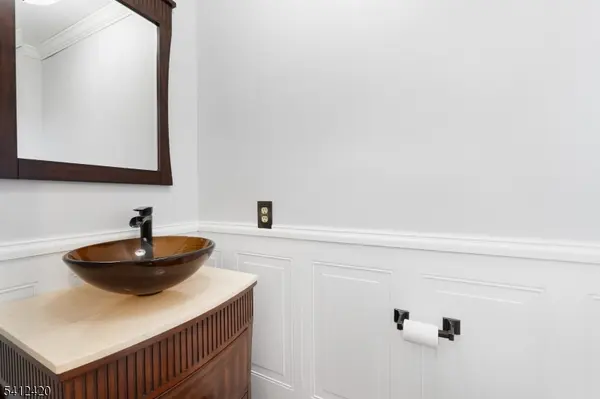 20 Powderhorn Dr, Rockaway Twp., NJ 07866