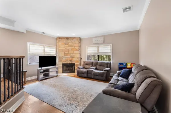 20 Powderhorn Dr, Rockaway Twp., NJ 07866