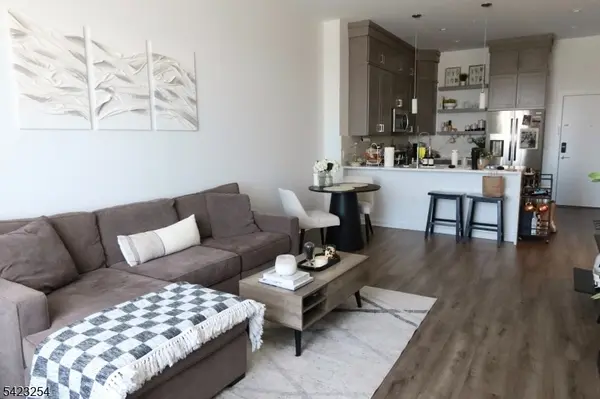 1 Carriage City Plz 1710, Rahway City, NJ 07065