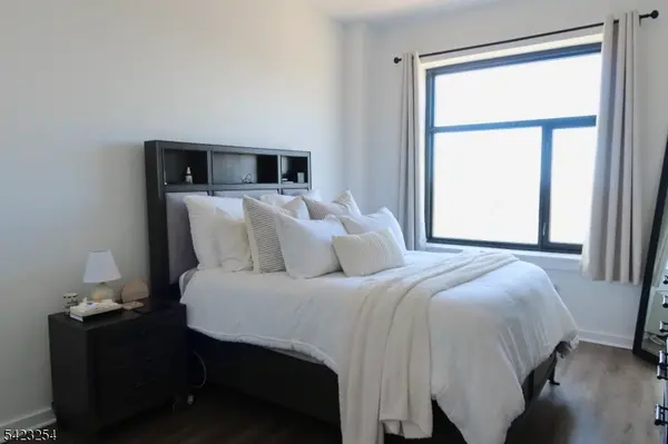 1 Carriage City Plz 1710, Rahway City, NJ 07065