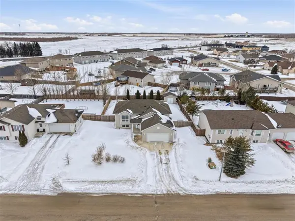 6 Jeanne DR, La Broquerie, MB R0A 0W0