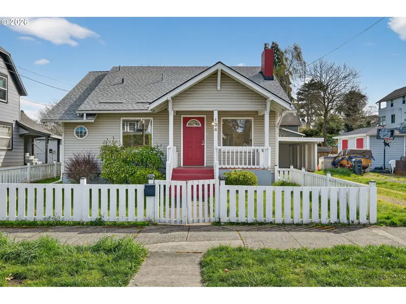 134 S 3RD ST, St Helens, OR 97051