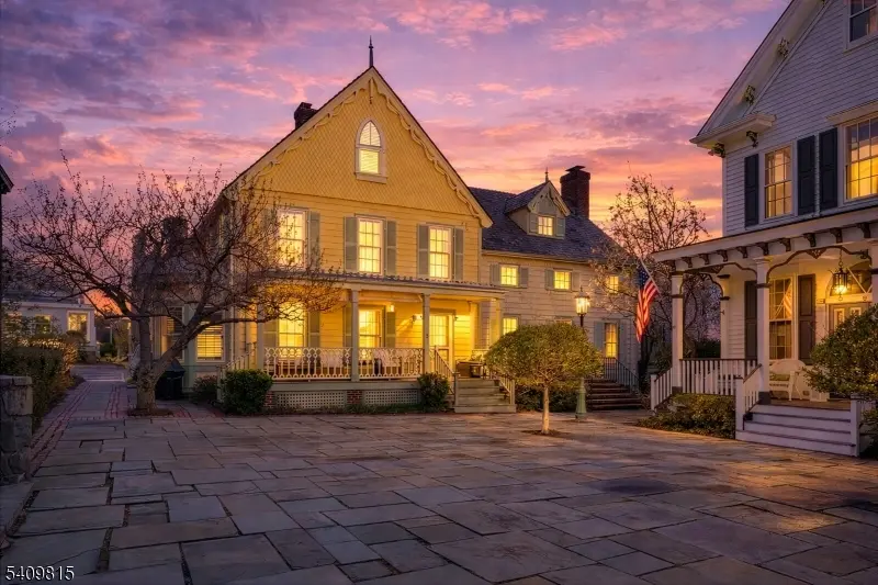 1 Murray Hill Sq #1, New Providence Boro, NJ 07974