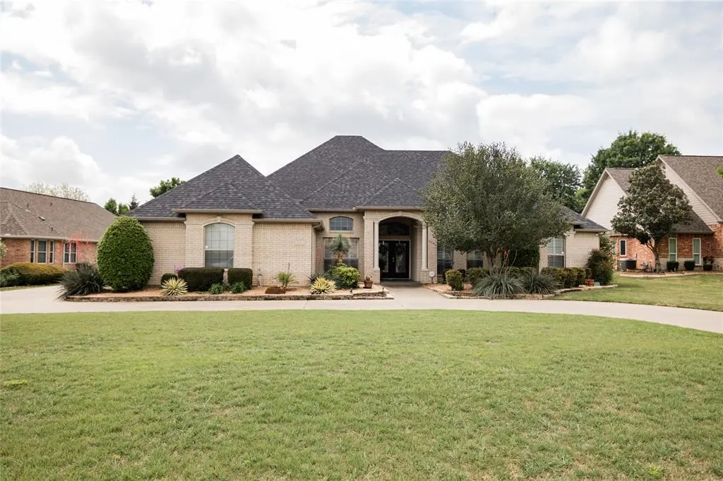 671 Brookglen Court, Waxahachie, TX 75165