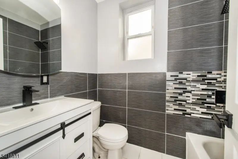 59 Ellington St #1, East Orange City, NJ 07017