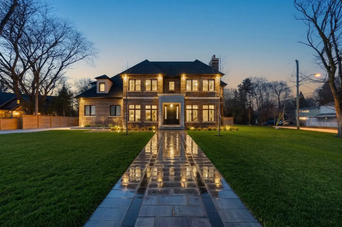 4 Pine Ridge DR, Toronto E08, ON M1M 2X3