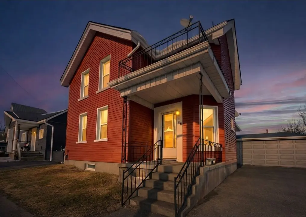 16 Albert ST N, Orillia, ON L3V 5K1