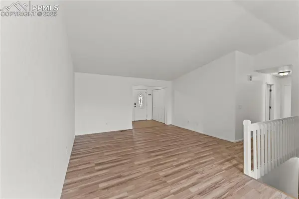 2355 Heathercrest DR, Colorado Springs, CO 80915