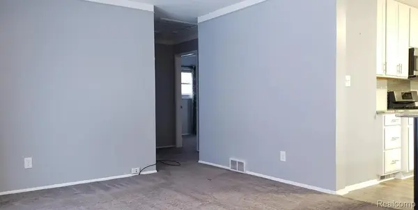 32317 Hazelwood ST, Westland, MI 48186