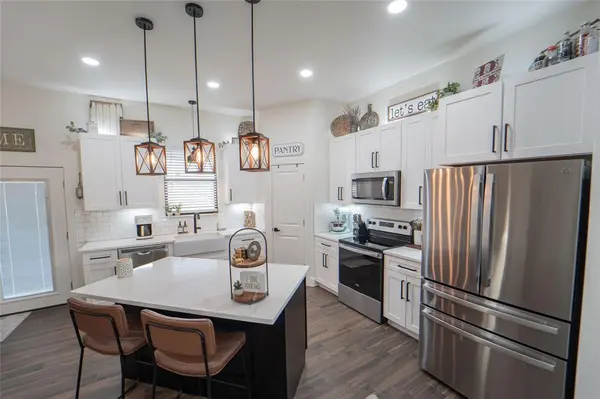 335 Brazos West Drive, Mineral Wells, TX 76067