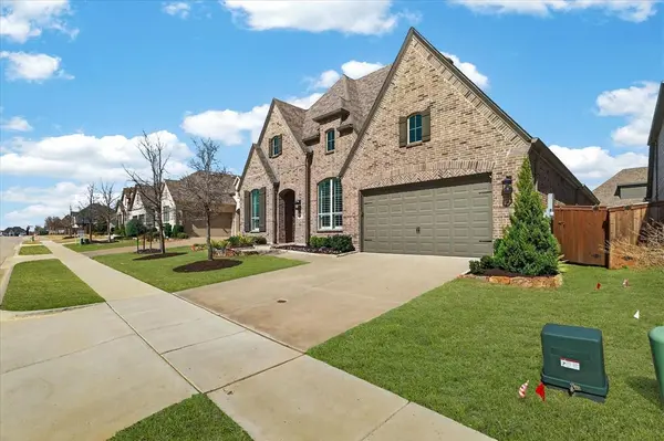 4116 Sandbrock Parkway, Aubrey, TX 76227