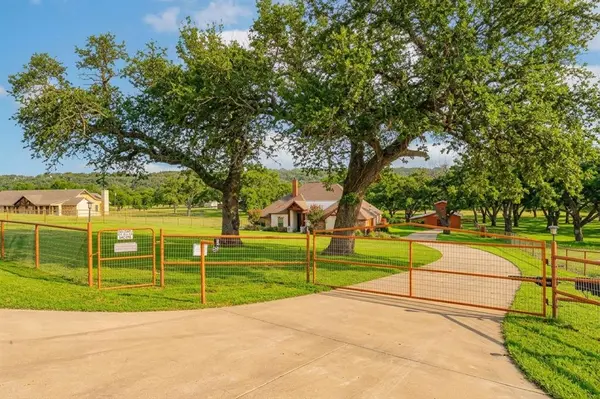 10008 Orchards Boulevard, Cleburne, TX 76033