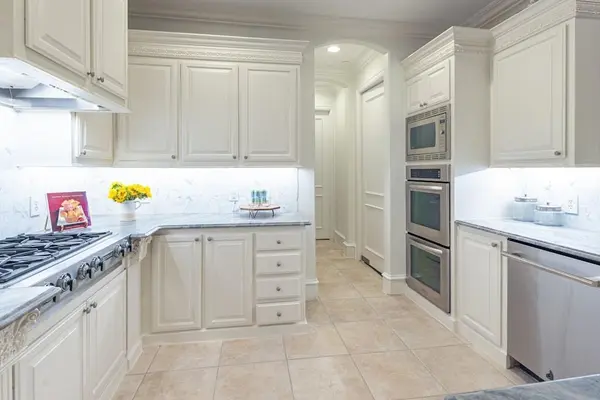 2224 Worthington Street, Dallas, TX 75204