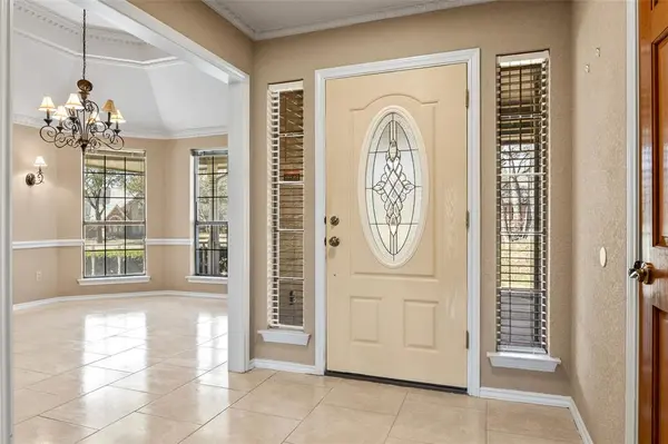 857 Clearwater Drive, Midlothian, TX 76065