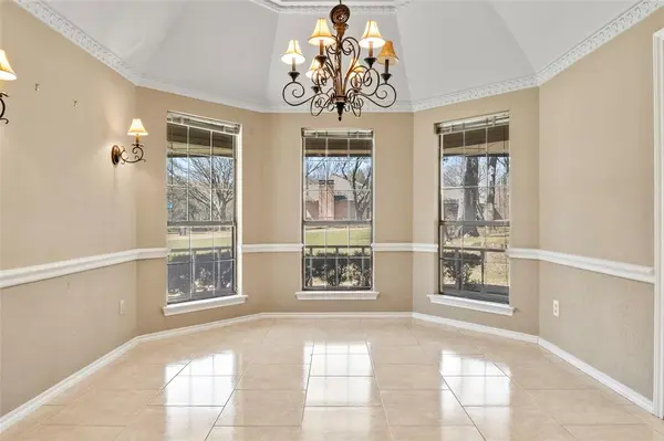 857 Clearwater Drive, Midlothian, TX 76065