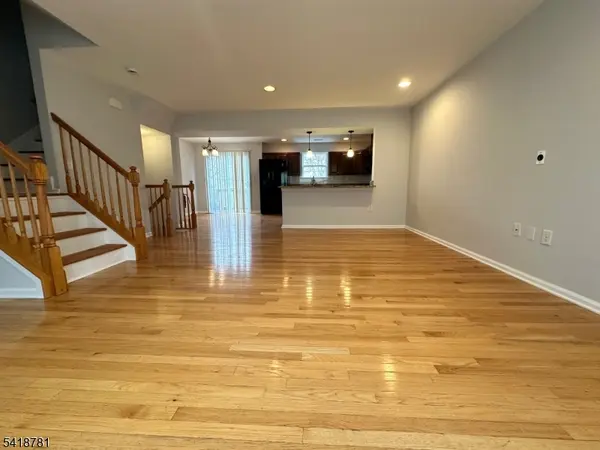 33 Ronald Dr, Franklin Twp., NJ 08873