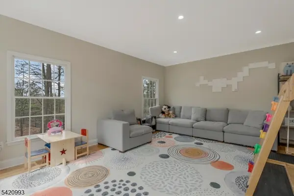 26 Winslow Dr, Bridgewater Twp., NJ 08836