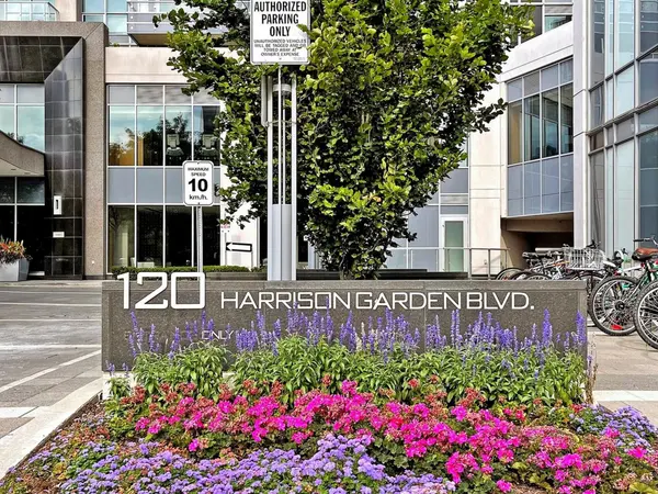 120 Harrison Garden BLVD #406, Toronto C14, ON M2N 0H1