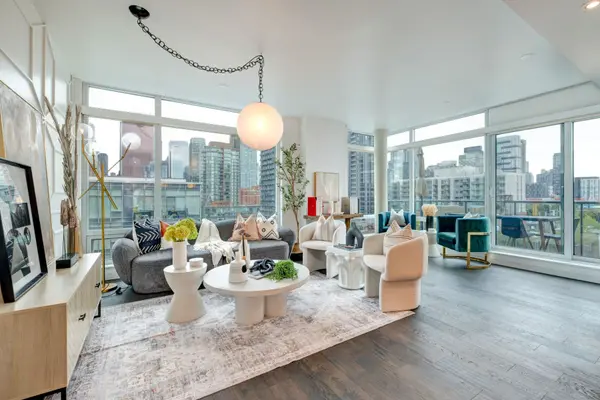 333 Adelaide ST E #1202, Toronto C08, ON M5A 4T4