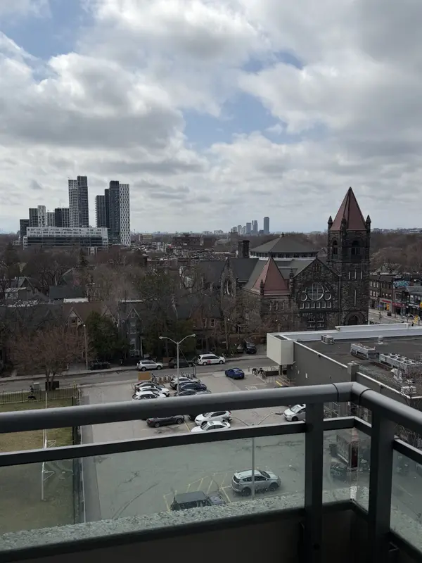 736 Spadina AVE #806, Toronto C01, ON M5S 2J6