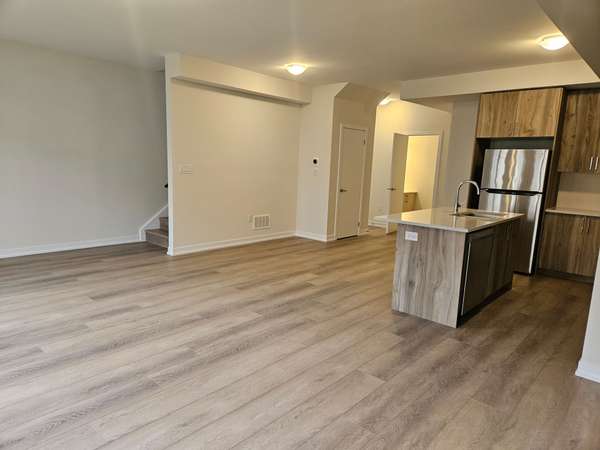 22 Ziibi WAY #Upper, Clarington, ON L1B 0W5