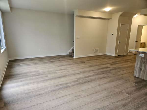 22 Ziibi WAY #Upper, Clarington, ON L1B 0W5