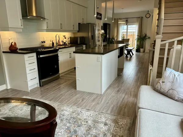 1673 Pleasure Valley PATH, Oshawa, ON L1G 0E3