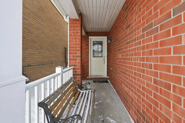 40 Cliff Gunn RD, Newmarket, ON L3X 3J8