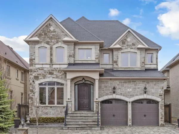 80 Puccini DR, Richmond Hill, ON L4E 2Z1