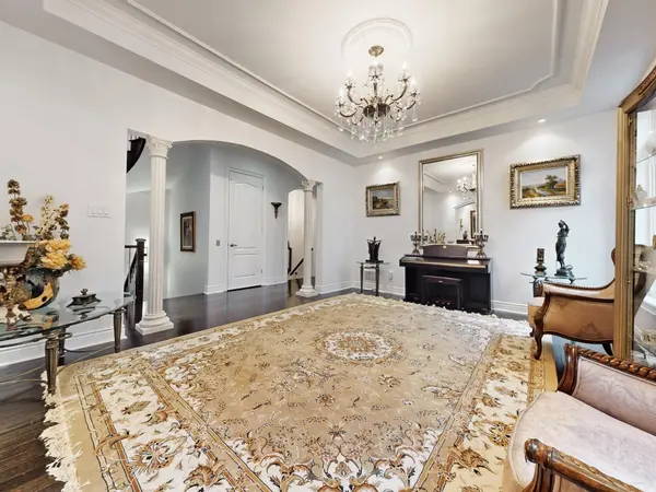 80 Puccini DR, Richmond Hill, ON L4E 2Z1