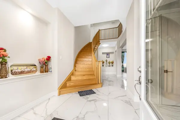 93 Trail BLVD, Springwater, ON L9X 0S5