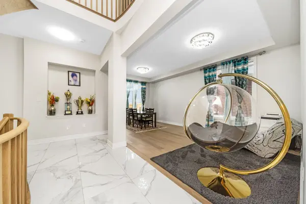 93 Trail BLVD, Springwater, ON L9X 0S5