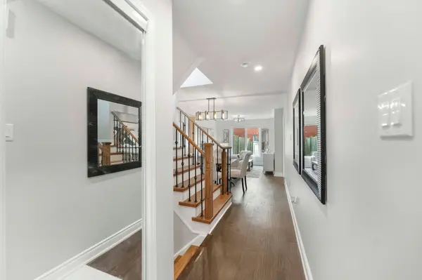 912 Delgado DR, Mississauga, ON L5V 2S4