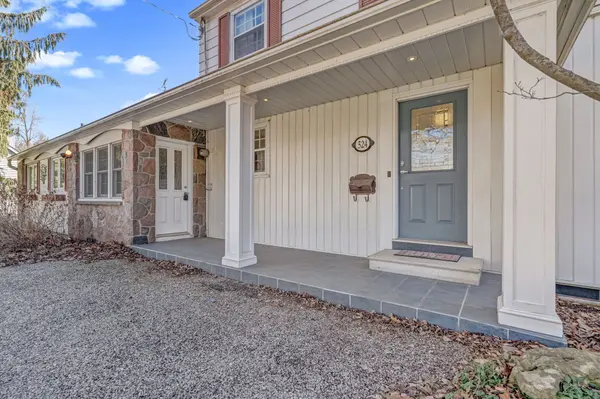 524 Meadow Wood RD, Mississauga, ON L5J 2S3