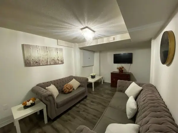 5237 Floral Hill CRES, Mississauga, ON L5V 1V4