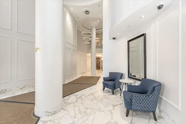 40 Old Mill RD #804, Oakville, ON L6J 7W2