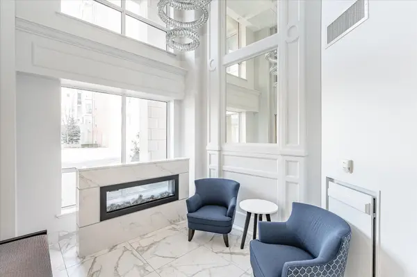 40 Old Mill RD #804, Oakville, ON L6J 7W2