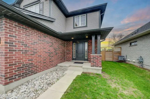 4 Livingston DR, Tillsonburg, ON N4G 0J3