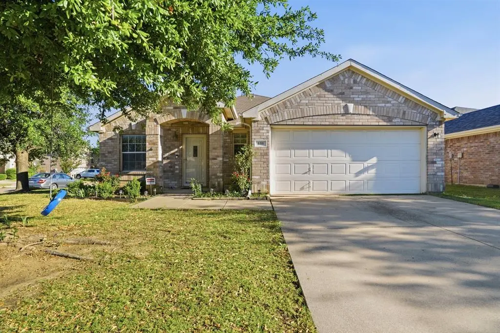 601 Midpark Drive, Euless, TX 76039