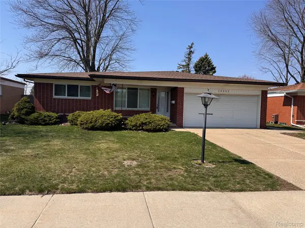 30055 Boewe DR, Warren, MI 48092