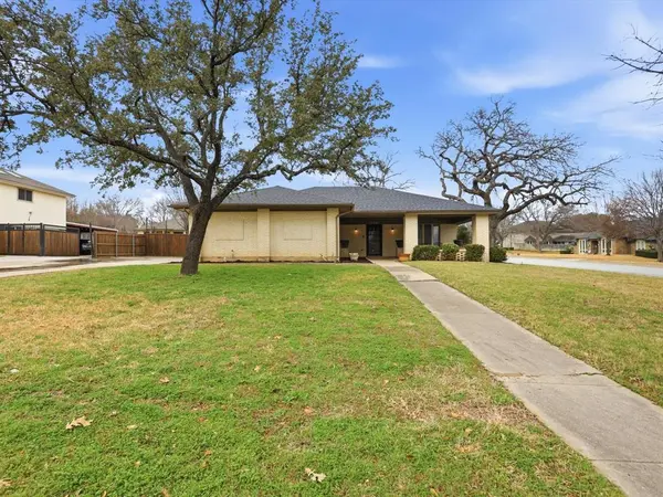 3716 Sweetbriar Lane, Colleyville, TX 76034