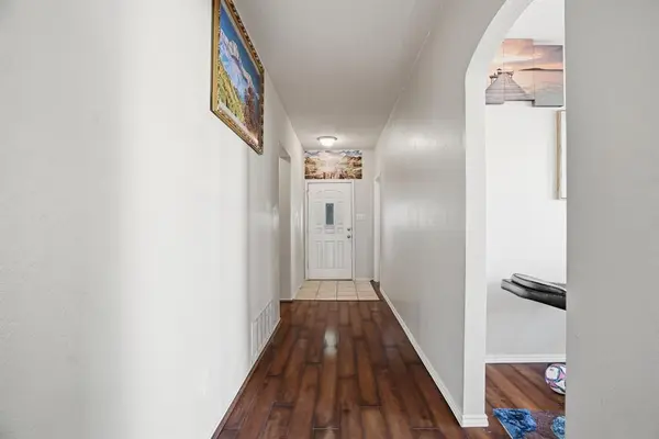 601 Midpark Drive, Euless, TX 76039