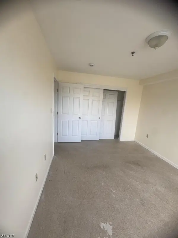 600 Fulton St #301, Elizabeth City, NJ 07206