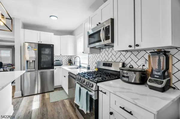 80 Henderson St, Phillipsburg Town, NJ 08865