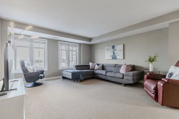 62 Argent Private #25, Kanata, ON K2K 0H2